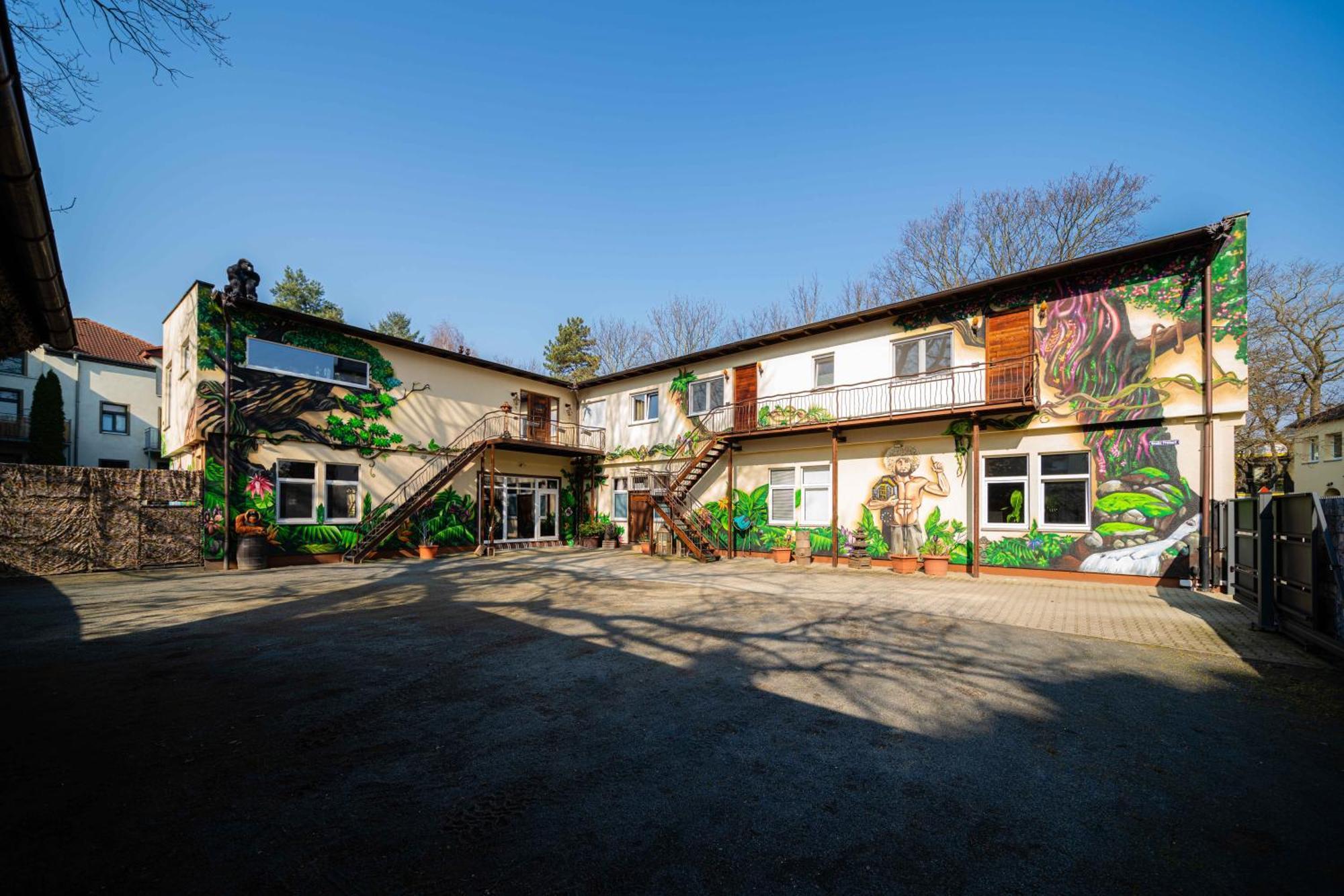 Apartment White Der Sportschule Badura Λειψία Εξωτερικό φωτογραφία